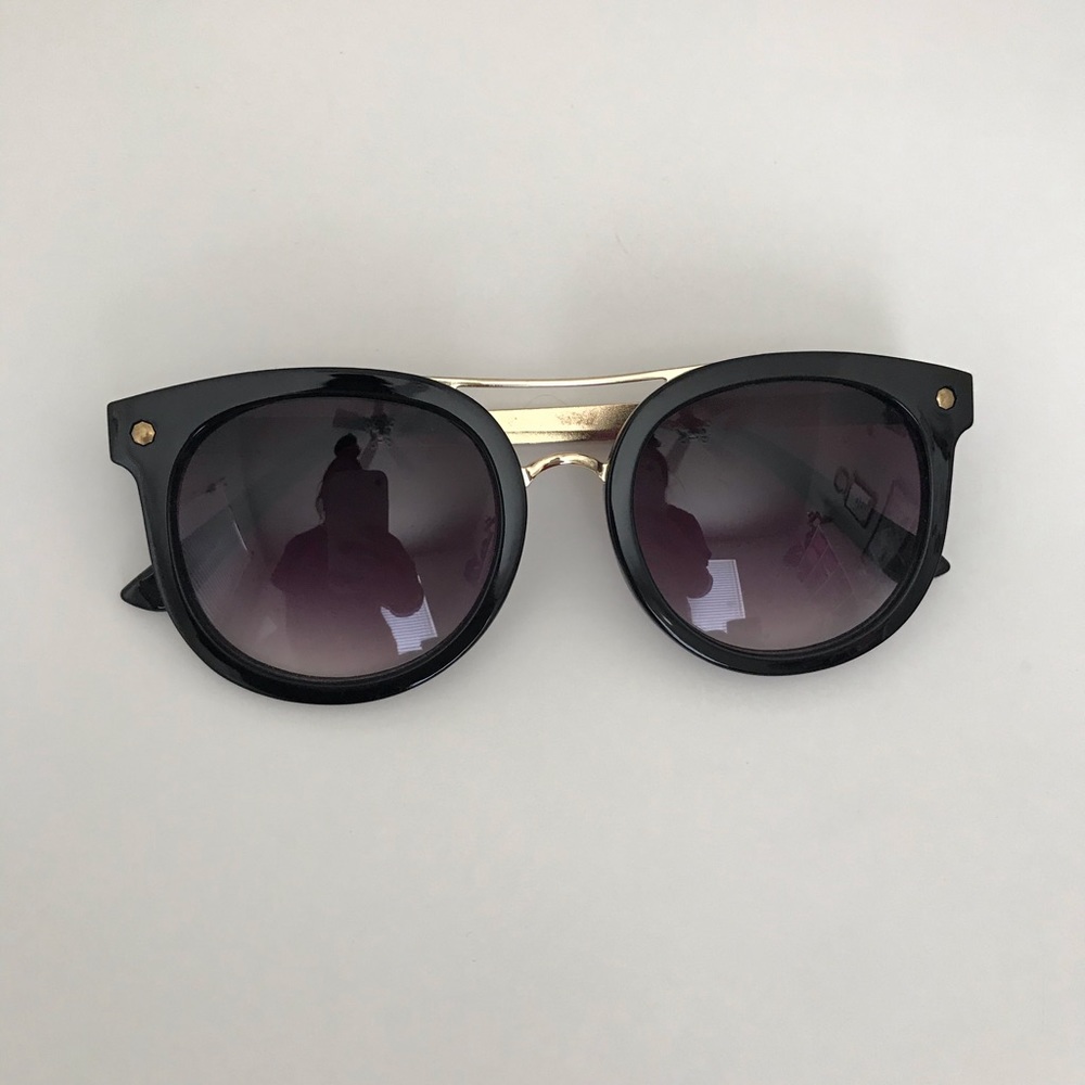 Round Sunglasses Black